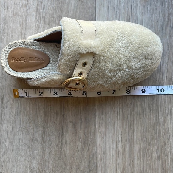SEE BY CHLOÉ Viviane buckled shearling clogs - Picture 4 of 17